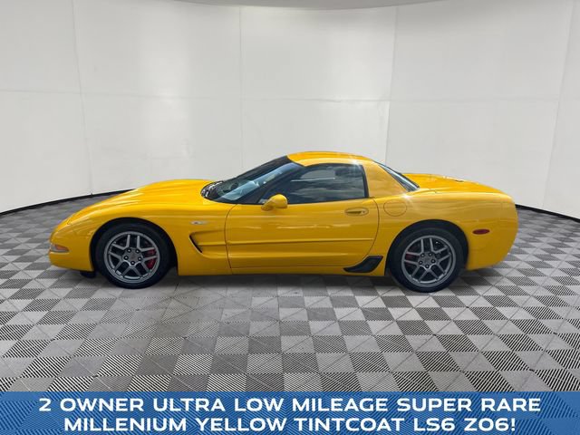 Used 2004 Chevrolet Corvette Z06 w/ Memory Package RWD image 2