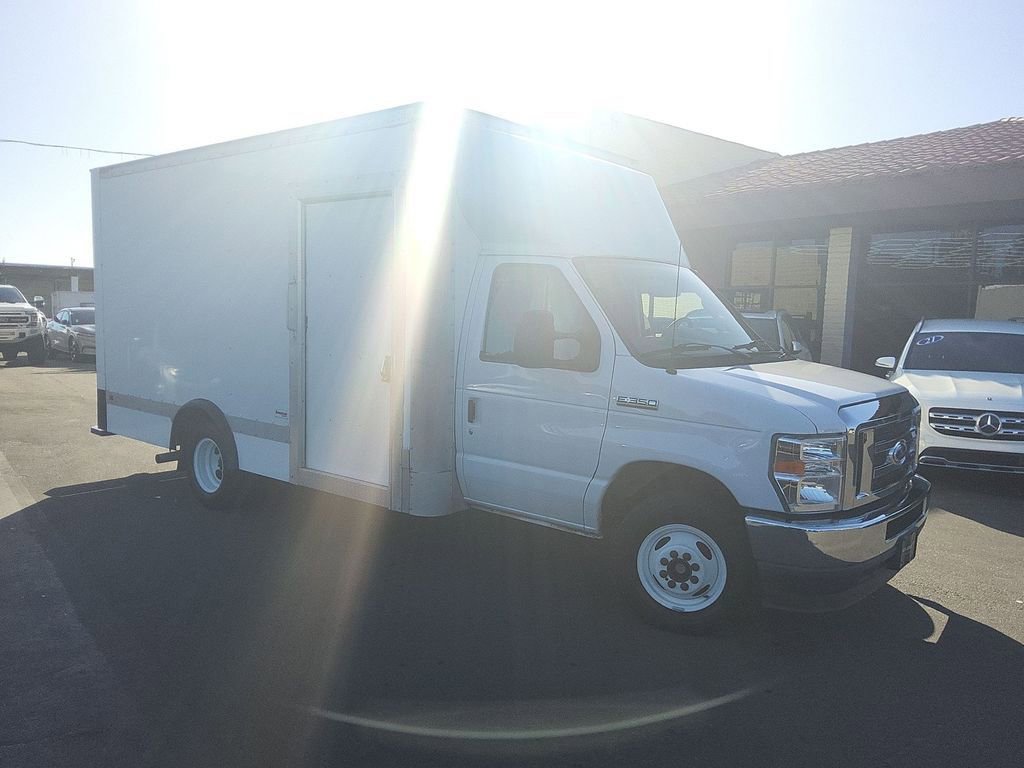 Used 2022 Ford E-350 and Econoline 350 Super Duty w/ Power Windows & Locks Group RWD image 9