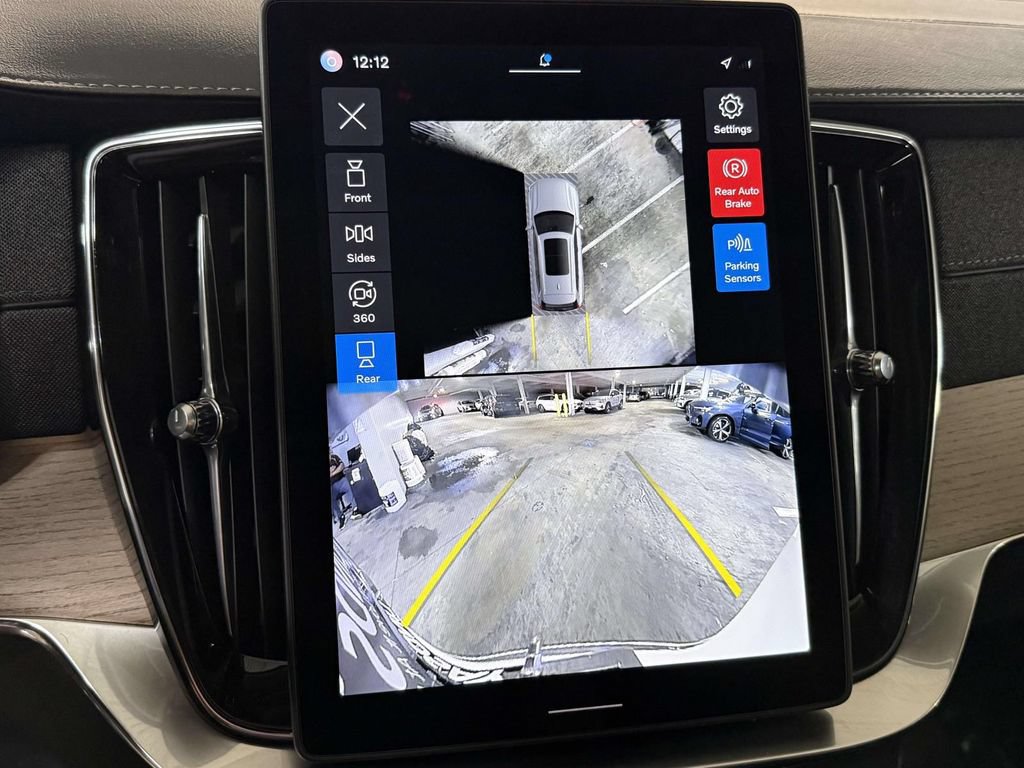 Certified 2025 Volvo XC90 T8 Plus w/ Protection Package Premier AWD/4WD image 7