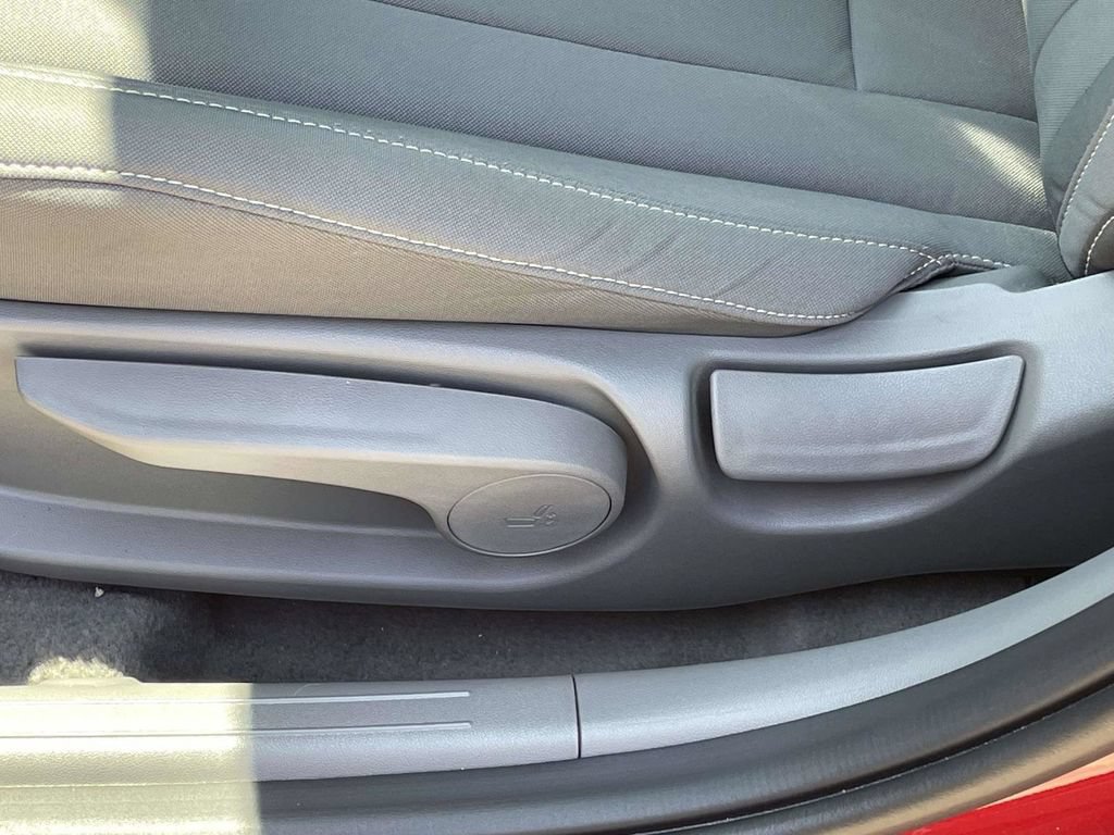 Used 2026 Hyundai Elantra Sport FWD image 14