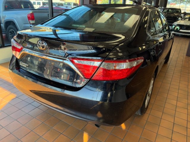 Used 2017 Toyota Camry LE image 10