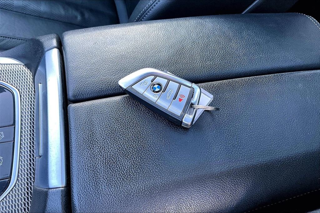 Used 2020 BMW X5 M50i w/ Premium Package image 33