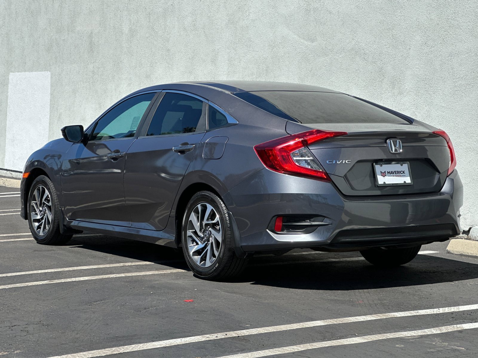 Used 2016 Honda Civic EX image 3