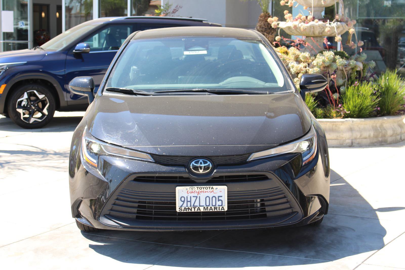 Used 2023 Toyota Corolla LE image 4