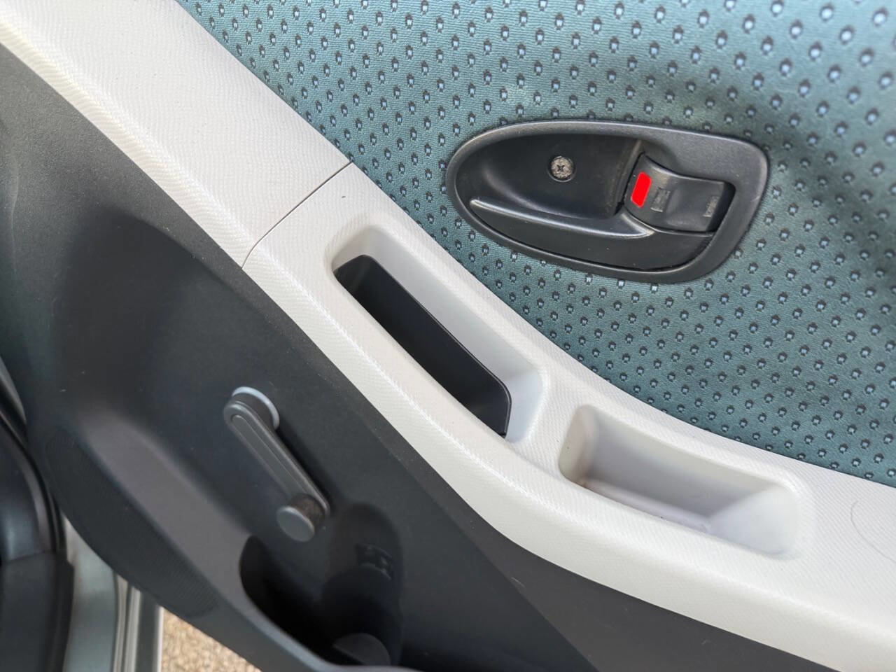 Used 2007 Toyota Yaris 2-Door Hatchback image 27