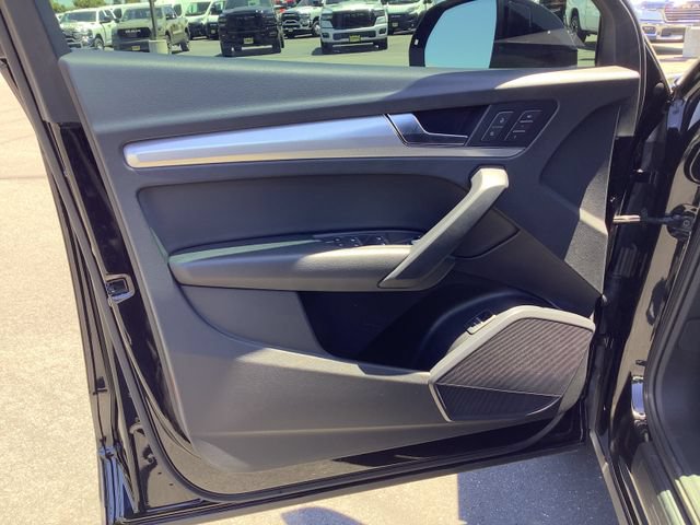 Used 2020 Audi Q5 2.0T Premium w/ Titanium Sport Package AWD/4WD image 9