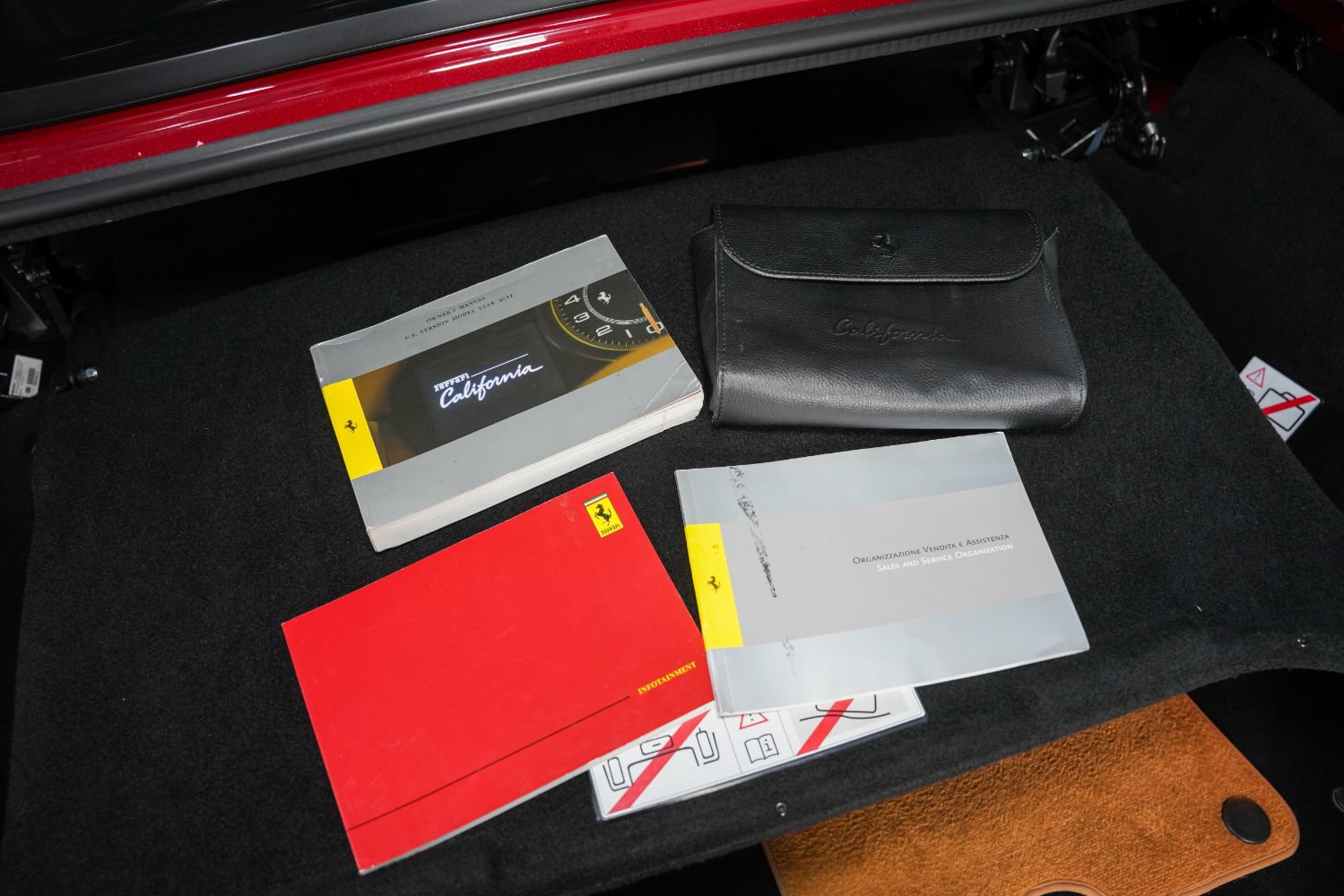 Used 2010 Ferrari California RWD image 47