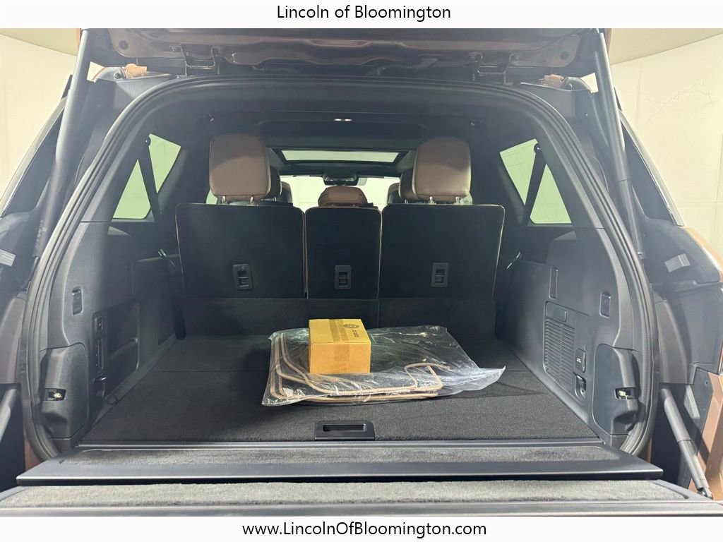 New 2026 Lincoln Navigator L Black Label AWD/4WD image 31