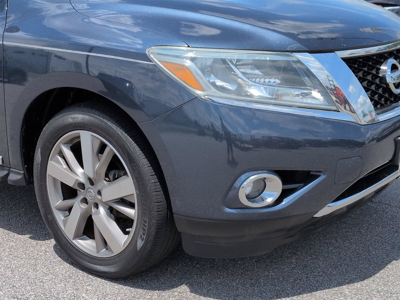 Used 2016 Nissan Pathfinder Platinum FWD image 9