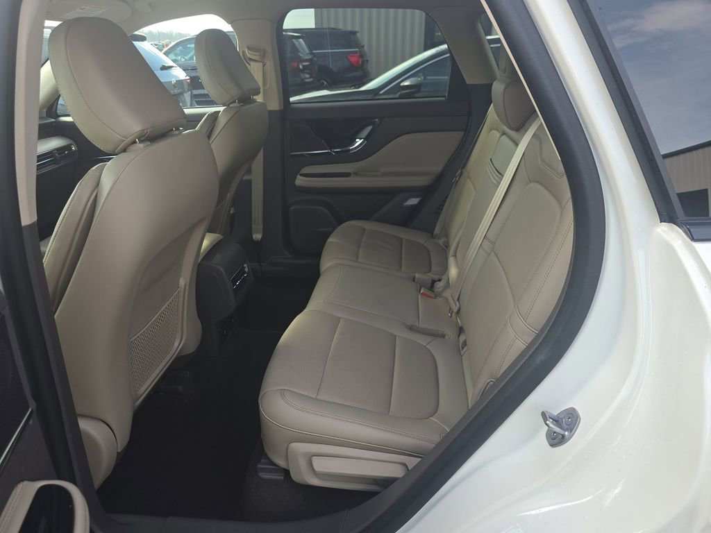 Used 2023 Lincoln Corsair Reserve w/ Jet Appearance Package image 4