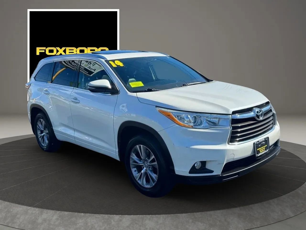 Used 2014 Toyota Highlander XLE AWD/4WD image 3