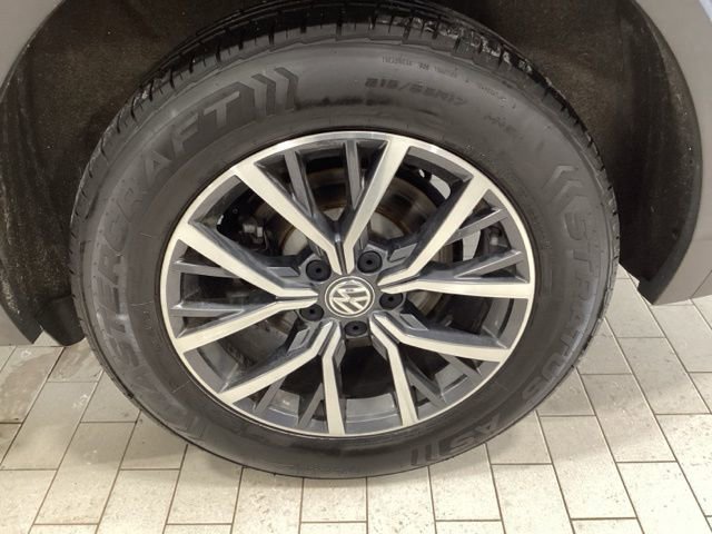 Used 2020 Volkswagen Tiguan SE w/ Panoramic Sunroof Package image 20