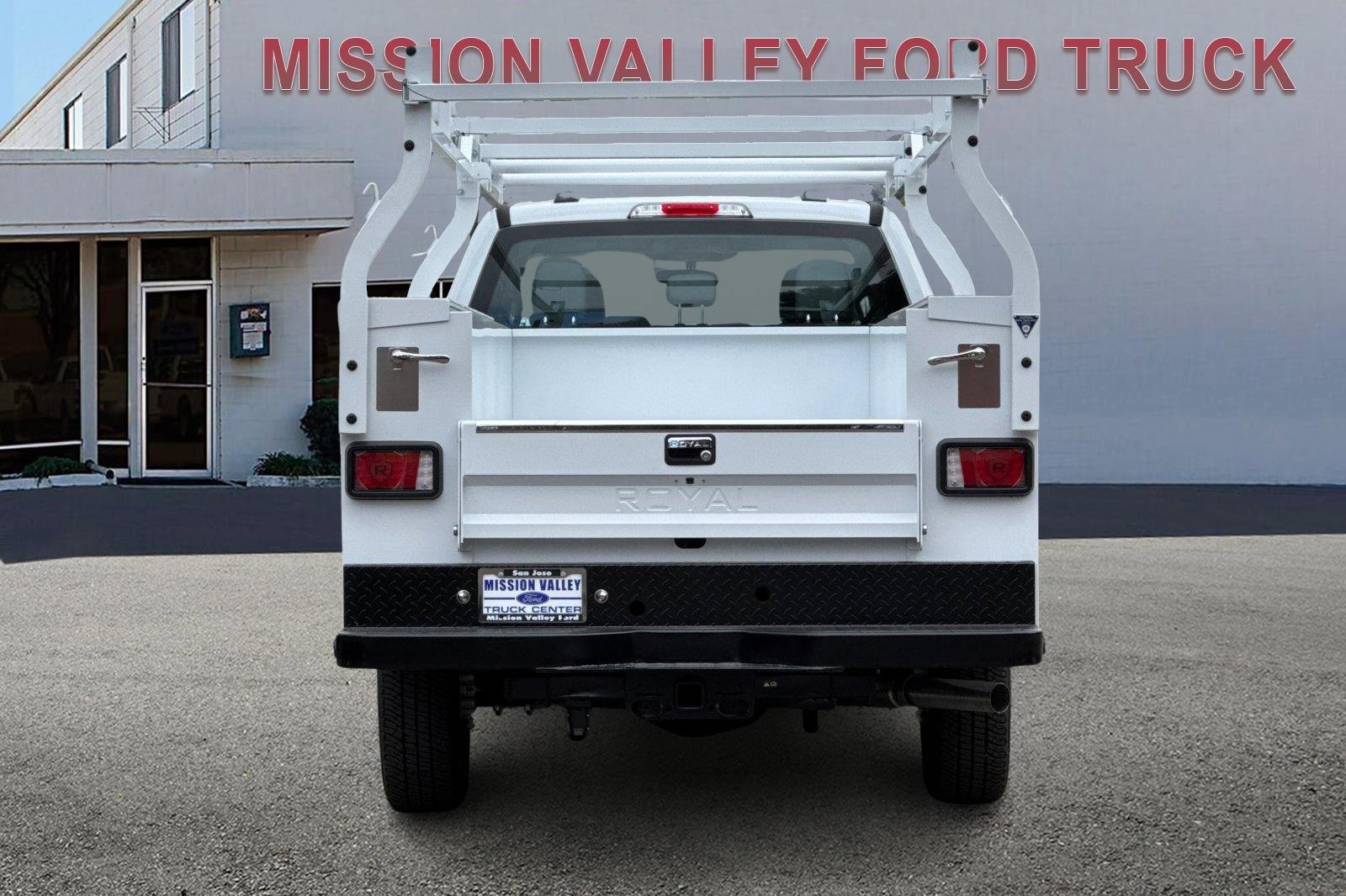 New 2026 Ford F250 XL w/ XL Chrome Package image 5