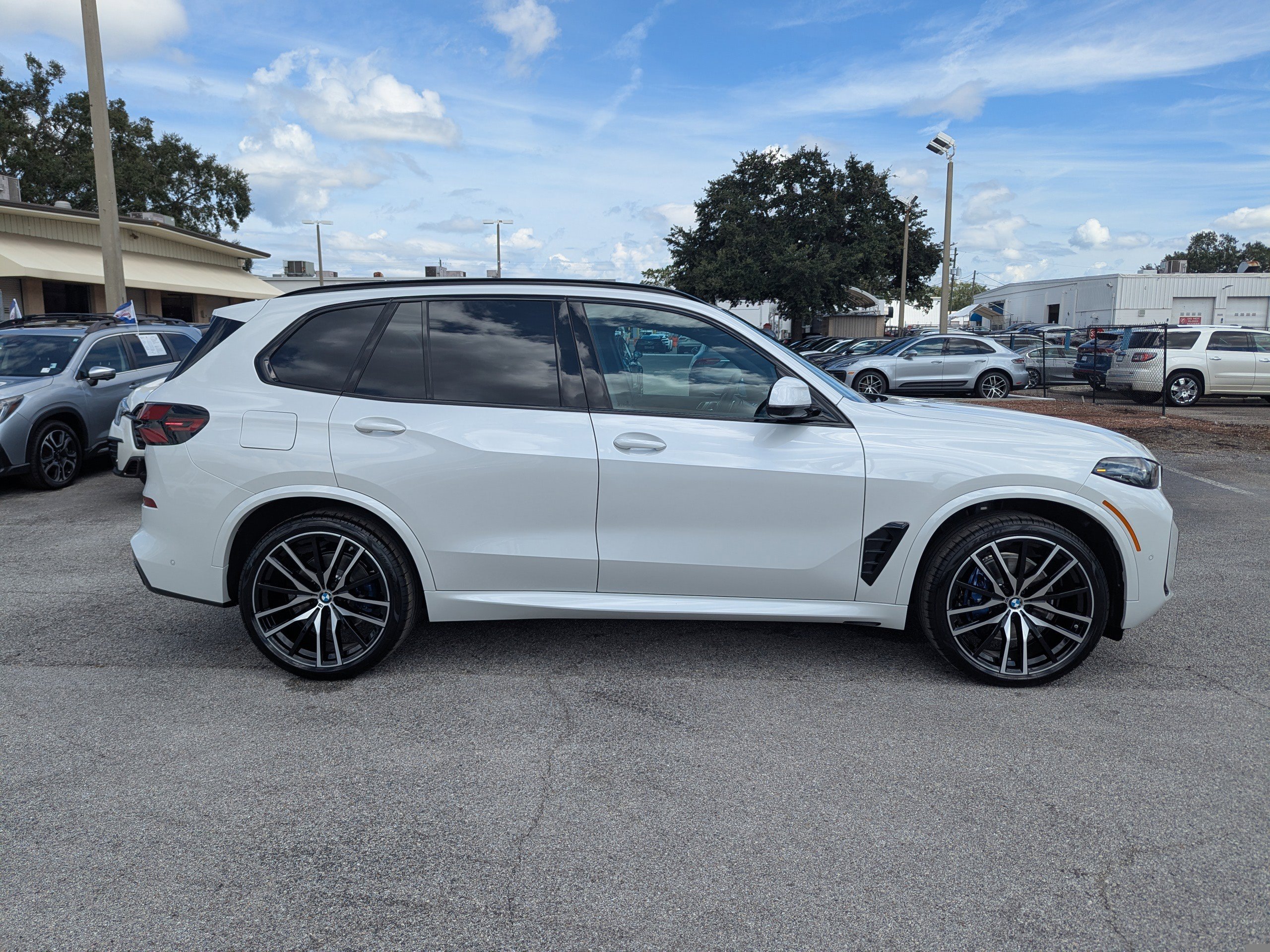 New 2026 BMW X5 xDrive40i w/ M Sport Package image 4