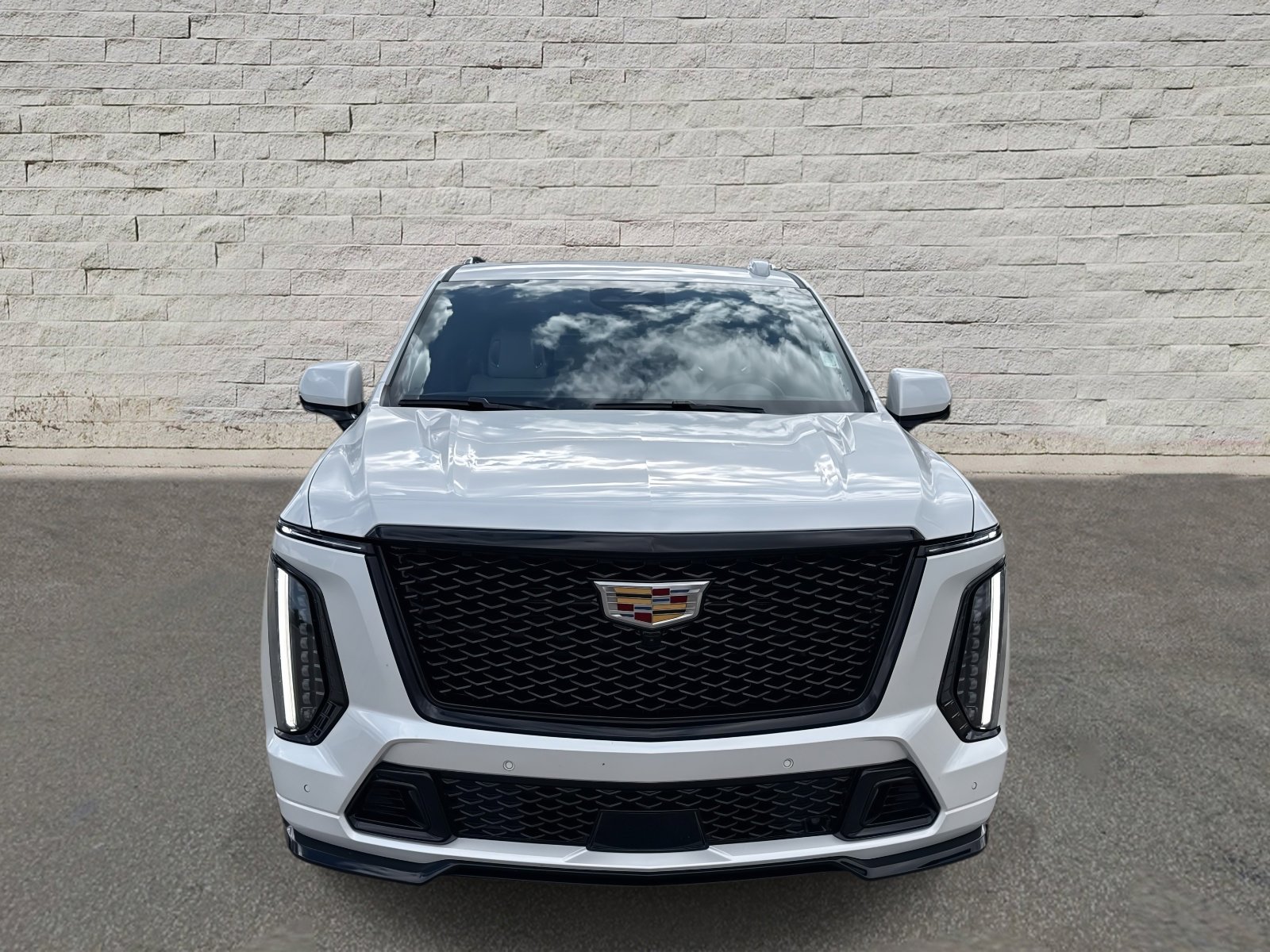 Used 2025 Cadillac Escalade V image 2