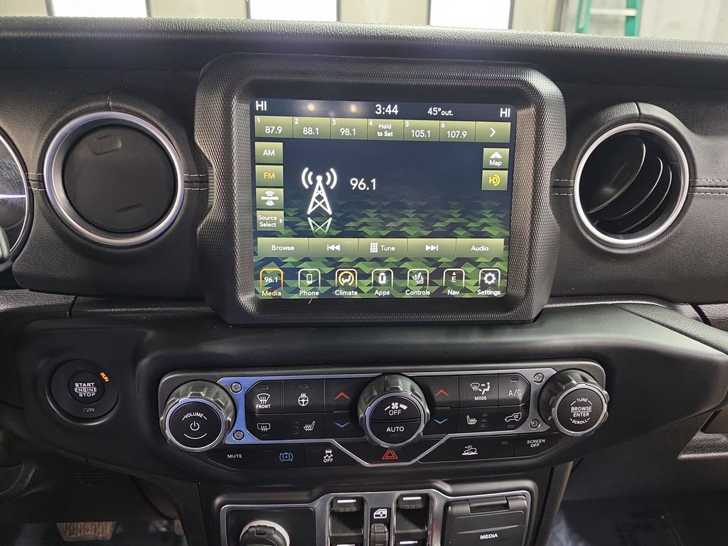 Used 2022 Jeep Wrangler Unlimited Sahara w/ Cold Weather Group image 19