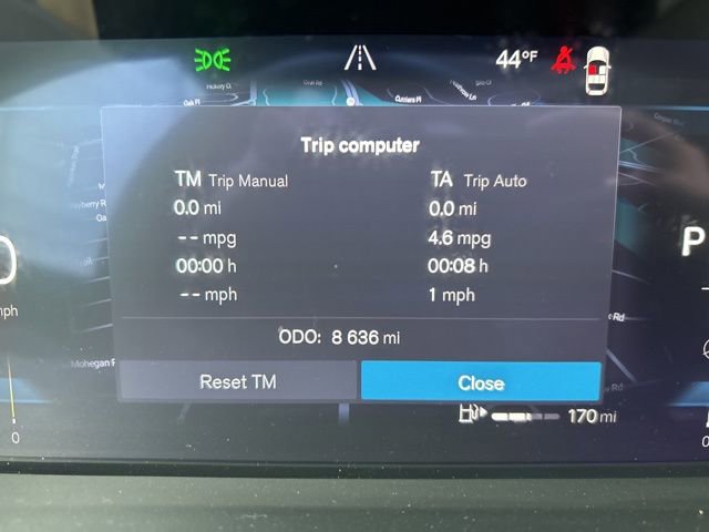 Certified 2025 Volvo XC40 B5 Core image 21