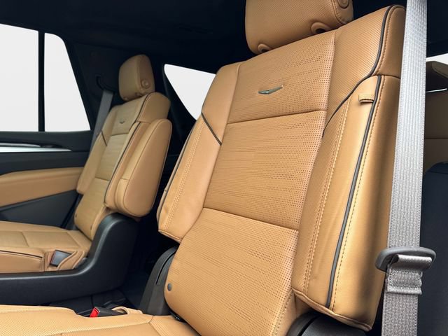 New 2026 Cadillac Escalade Luxury w/ Touring Package AWD/4WD image 16