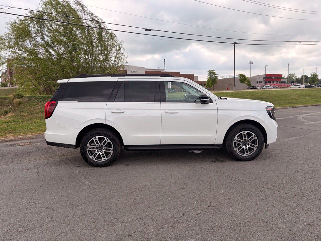New 2026 Ford Expedition Active RWD image 8