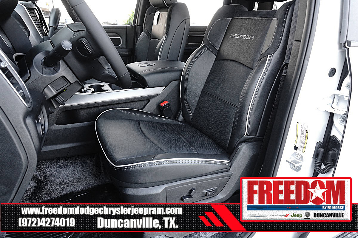 New 2026 RAM 4500 4x4 Crew Cab DRW w/ Laramie Trim Package image 13