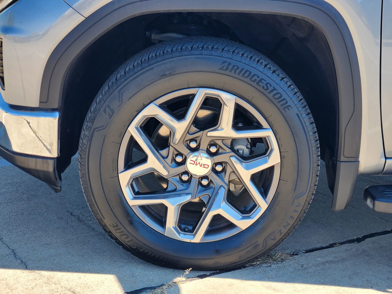 Used 2023 GMC Sierra 1500 SLT image 9