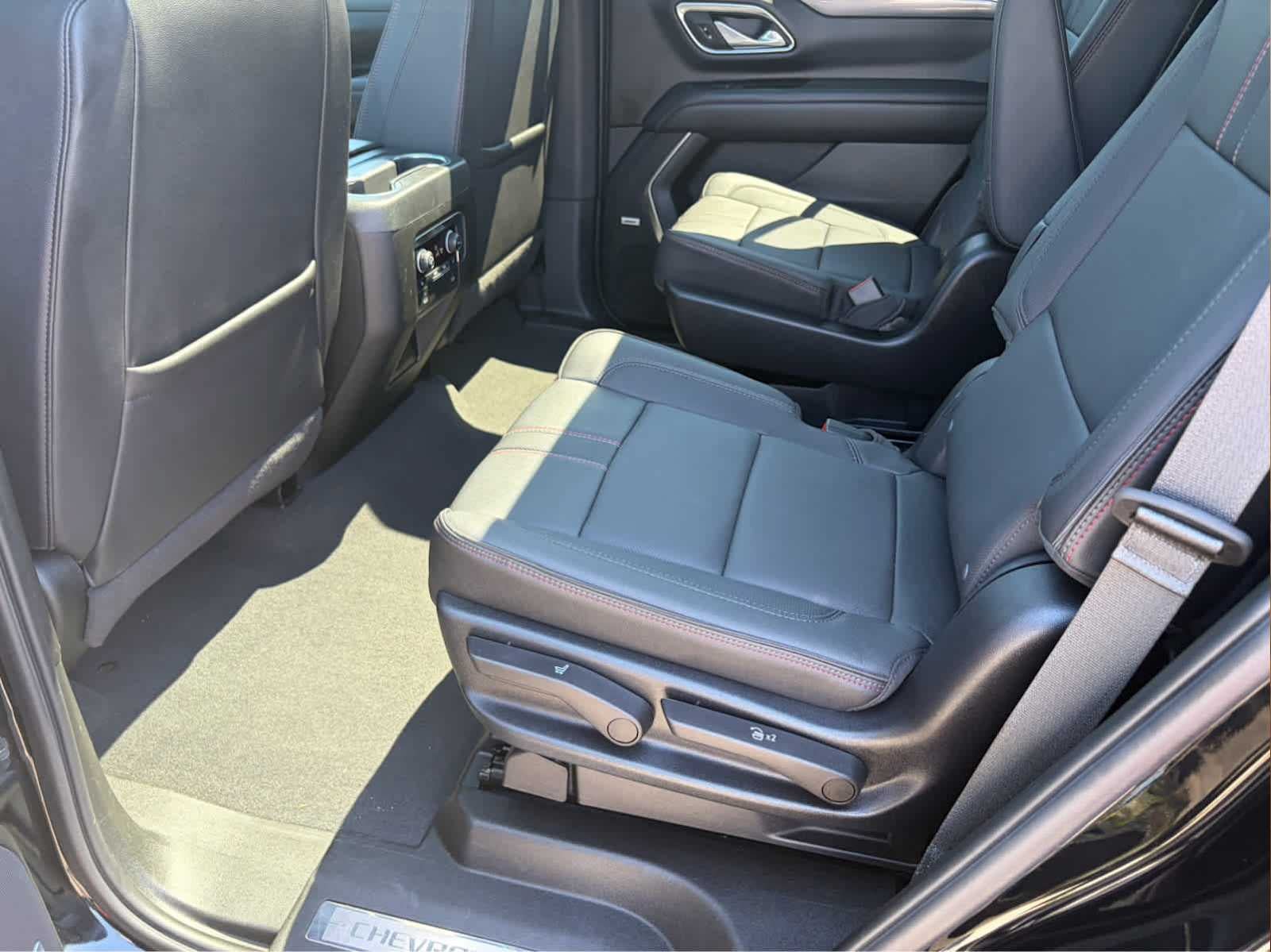 Used 2024 Chevrolet Tahoe RST w/ Luxury Package AWD/4WD image 23