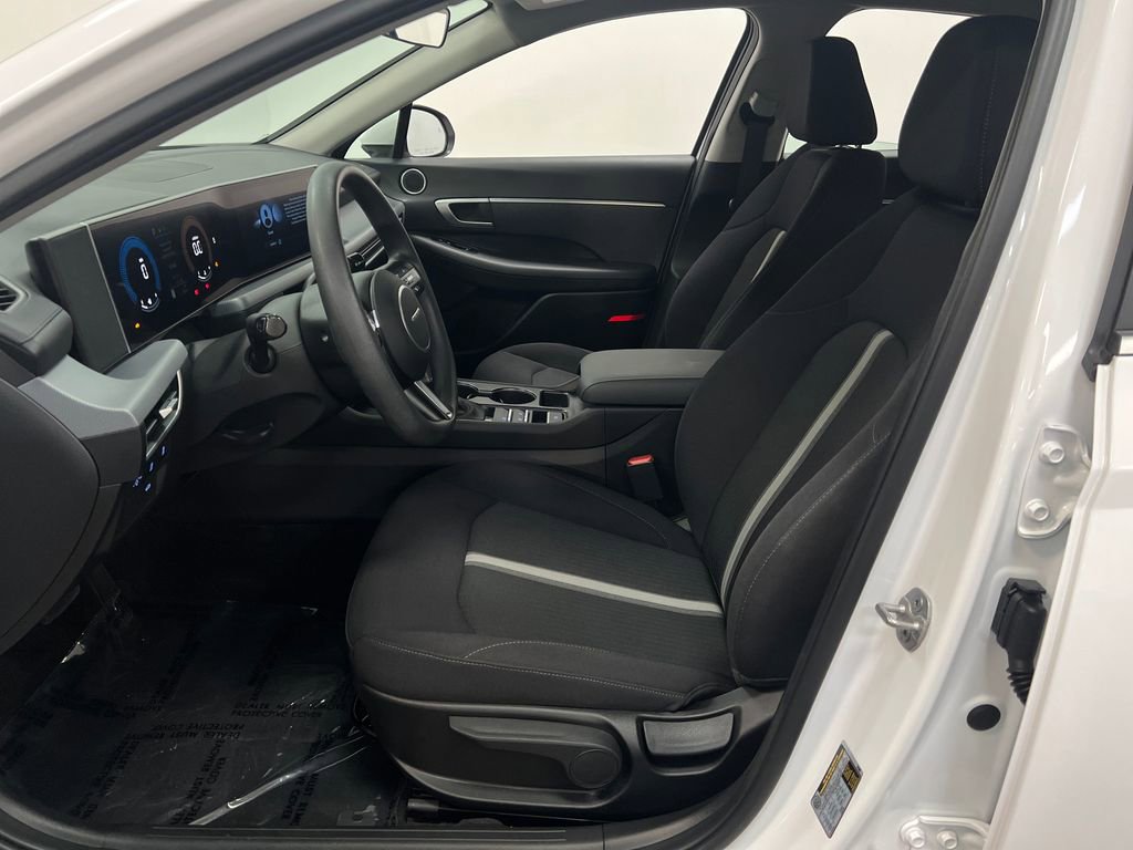Used 2025 Hyundai Sonata SE FWD image 10