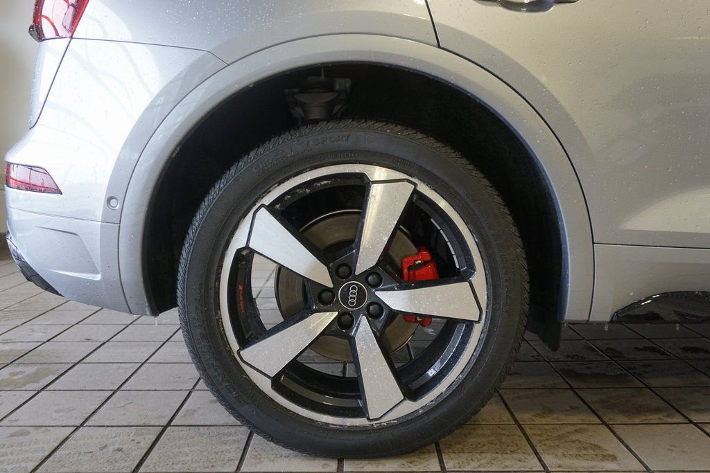Used 2024 Audi Q5 2.0T Prestige w/ Prestige Package image 32