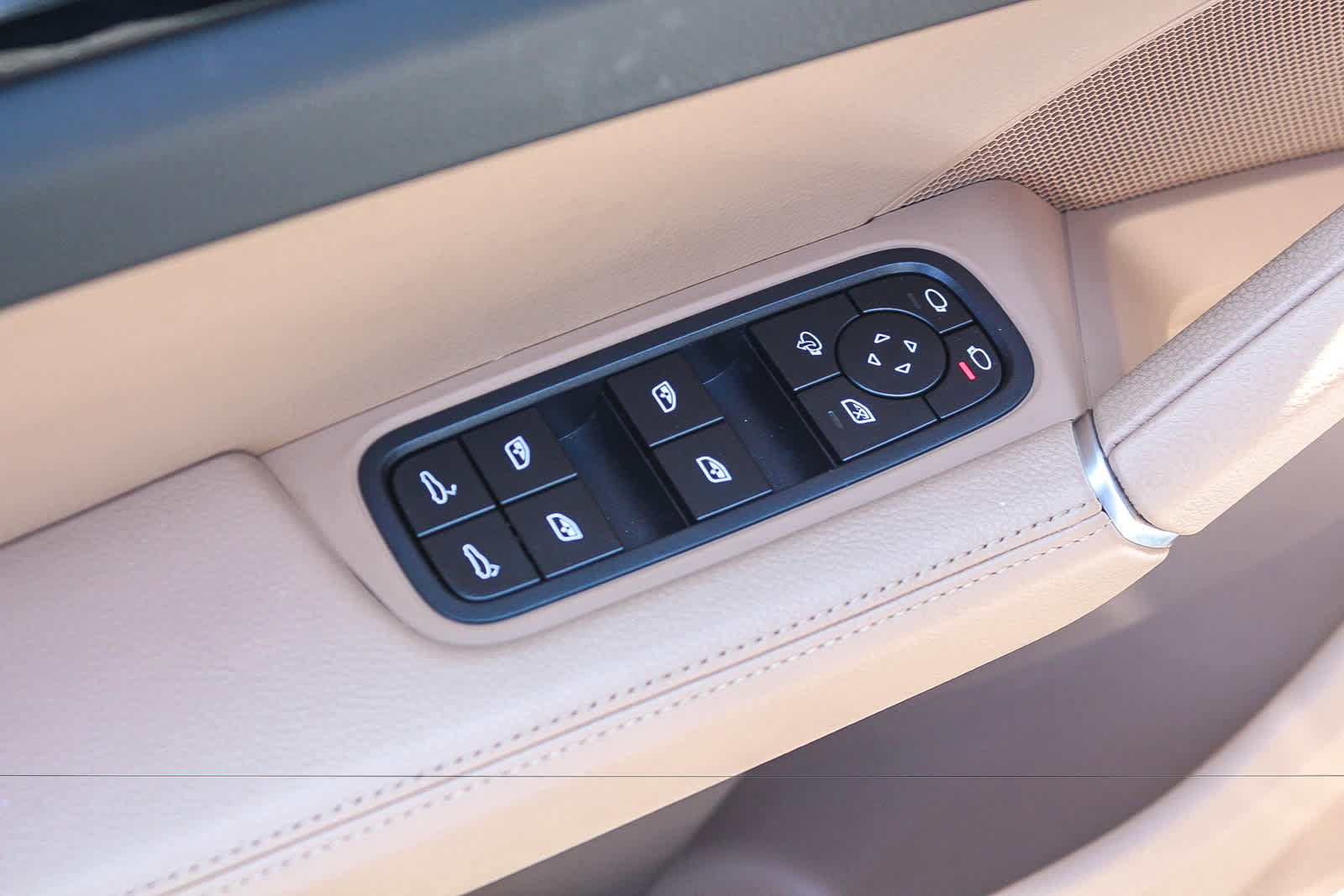 Used 2023 Porsche Cayenne Platinum Edition AWD/4WD image 19