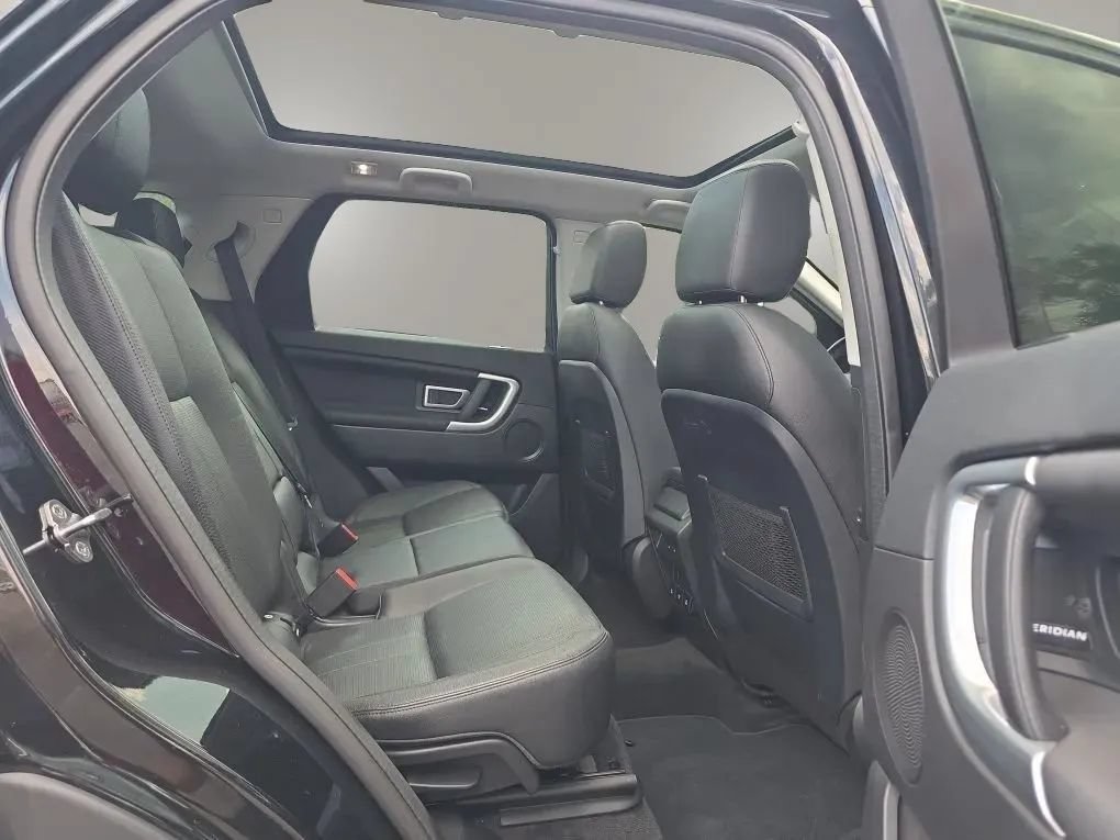 Used 2019 Land Rover Discovery Sport HSE AWD/4WD image 47