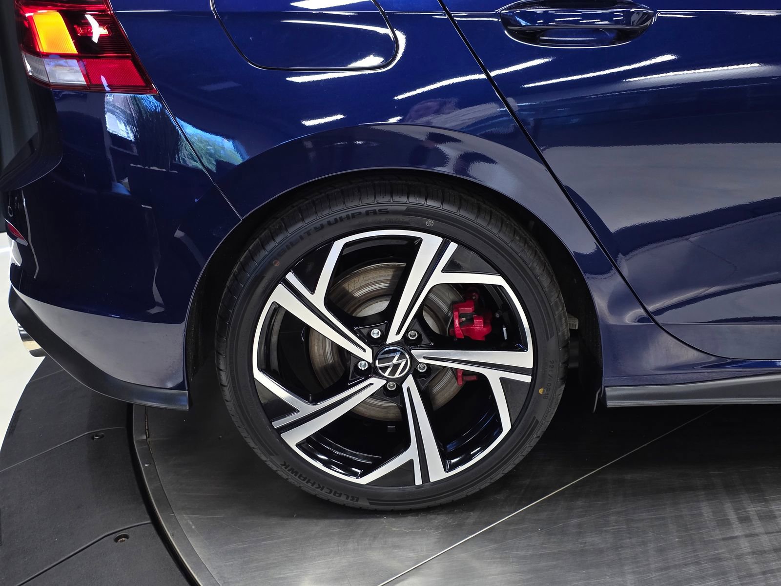 Used 2024 Volkswagen GTI SE FWD image 43