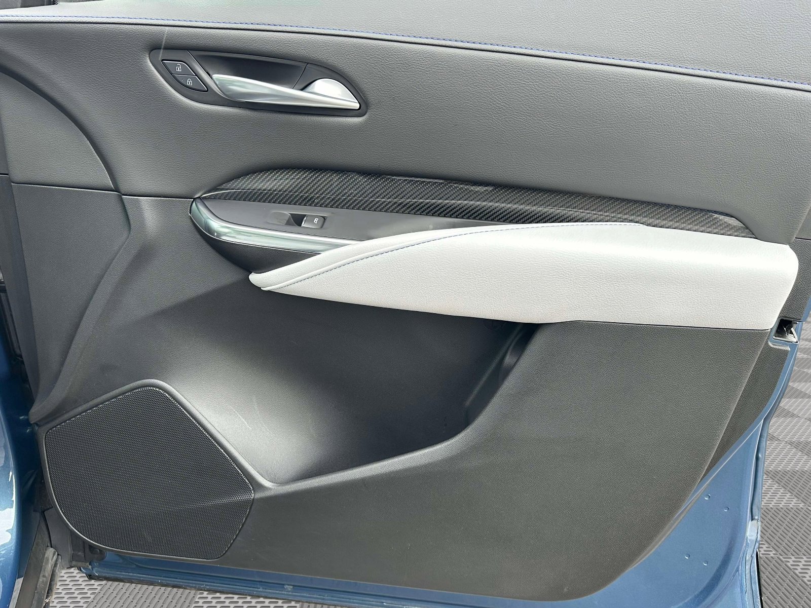 Used 2025 Cadillac XT4 Sport image 27