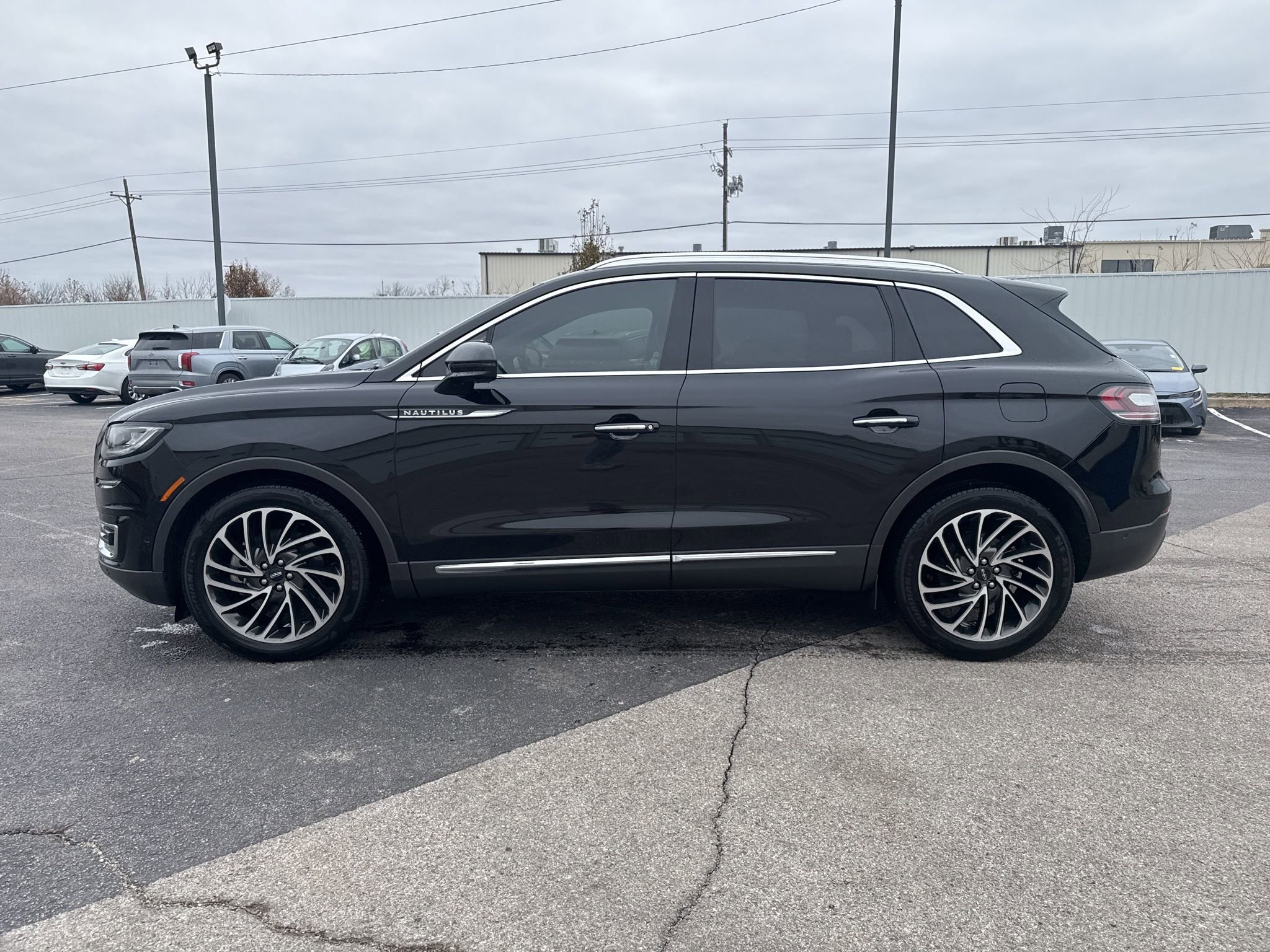 Used 2020 Lincoln Nautilus Reserve image 2