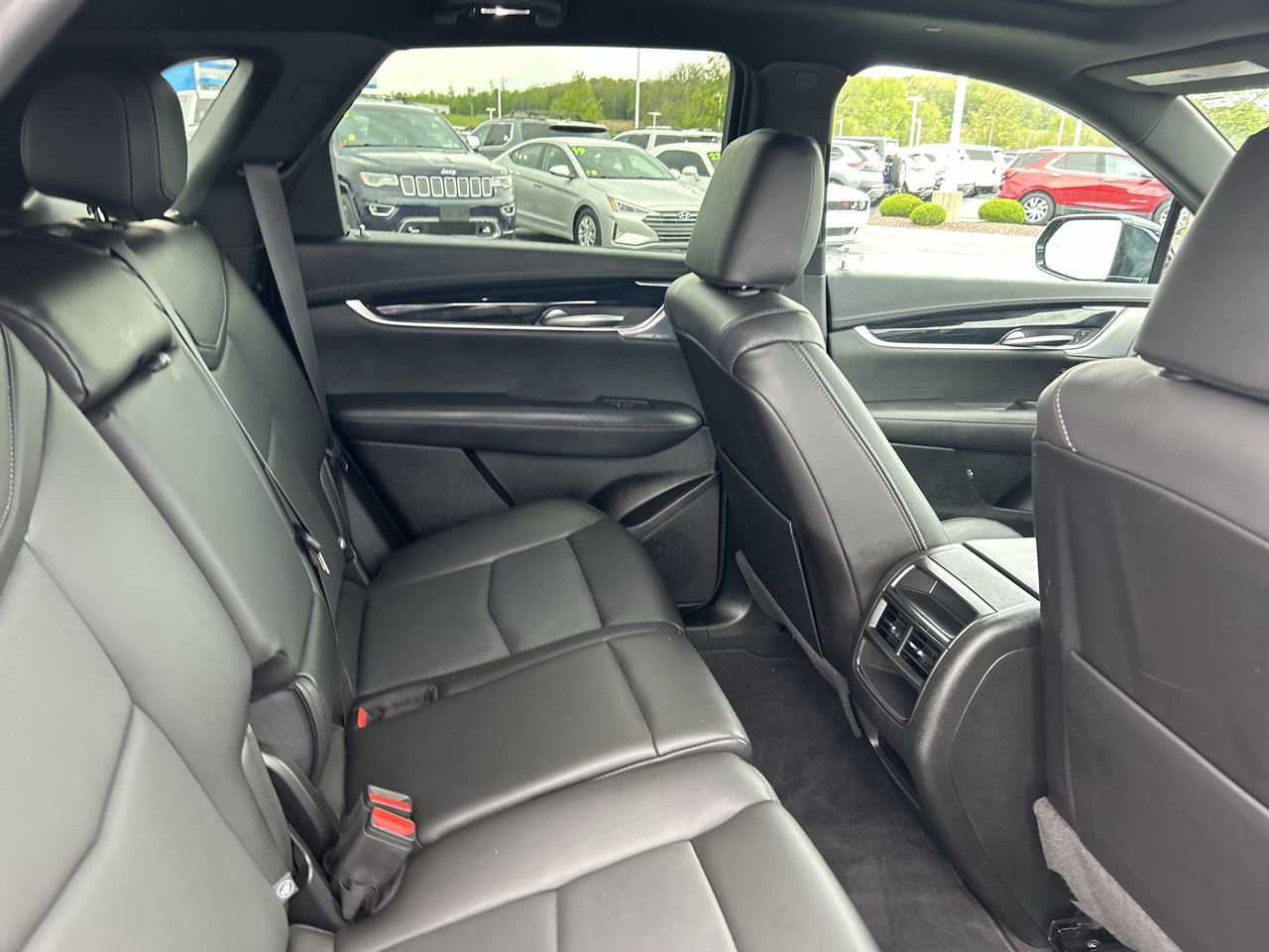 Used 2024 Cadillac XT5 Premium Luxury w/ Technology Package AWD/4WD image 18