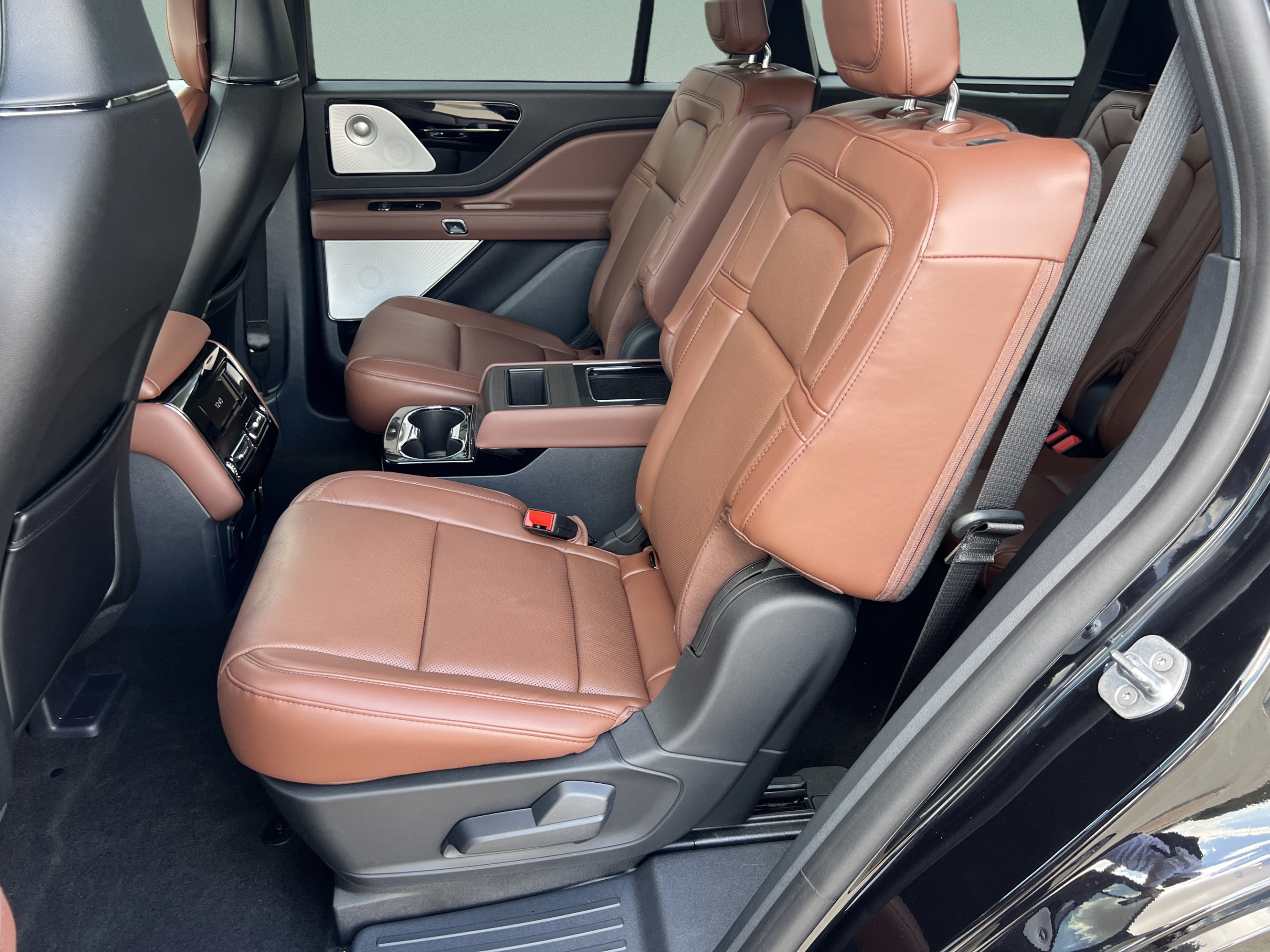 New 2026 Lincoln Aviator Reserve w/ Luxury Package RWD image 24