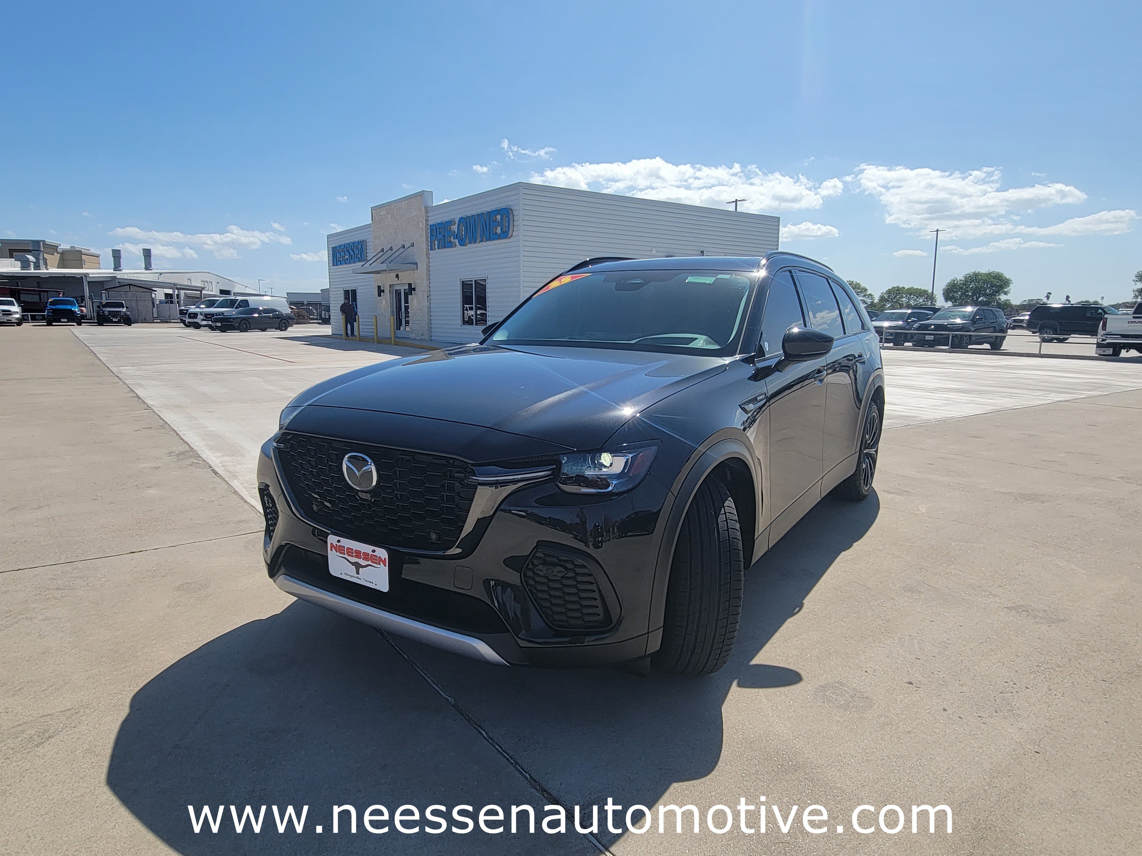 Used 2025 MAZDA CX-70 Plug-In Hybrid w/ Premium Pkg AWD/4WD image 3