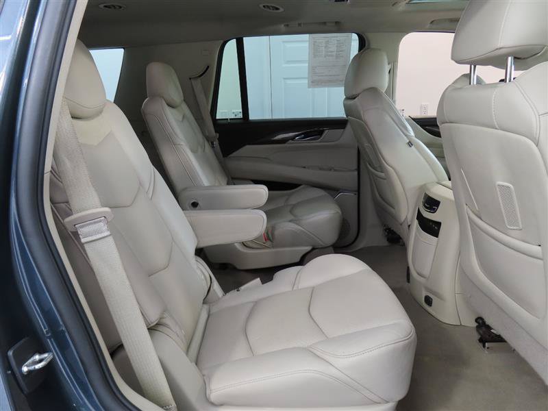 Used 2020 Cadillac Escalade Premium Luxury RWD image 42