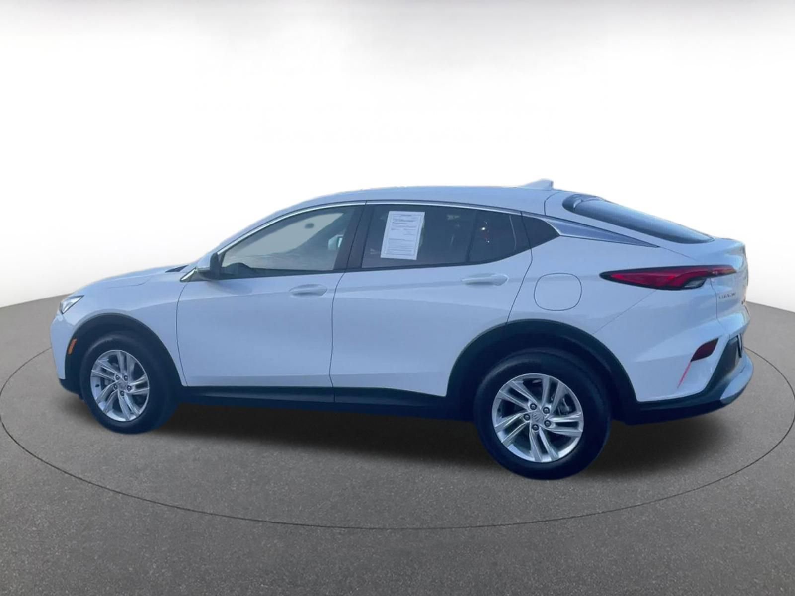 Used 2025 Buick Envista Preferred image 10