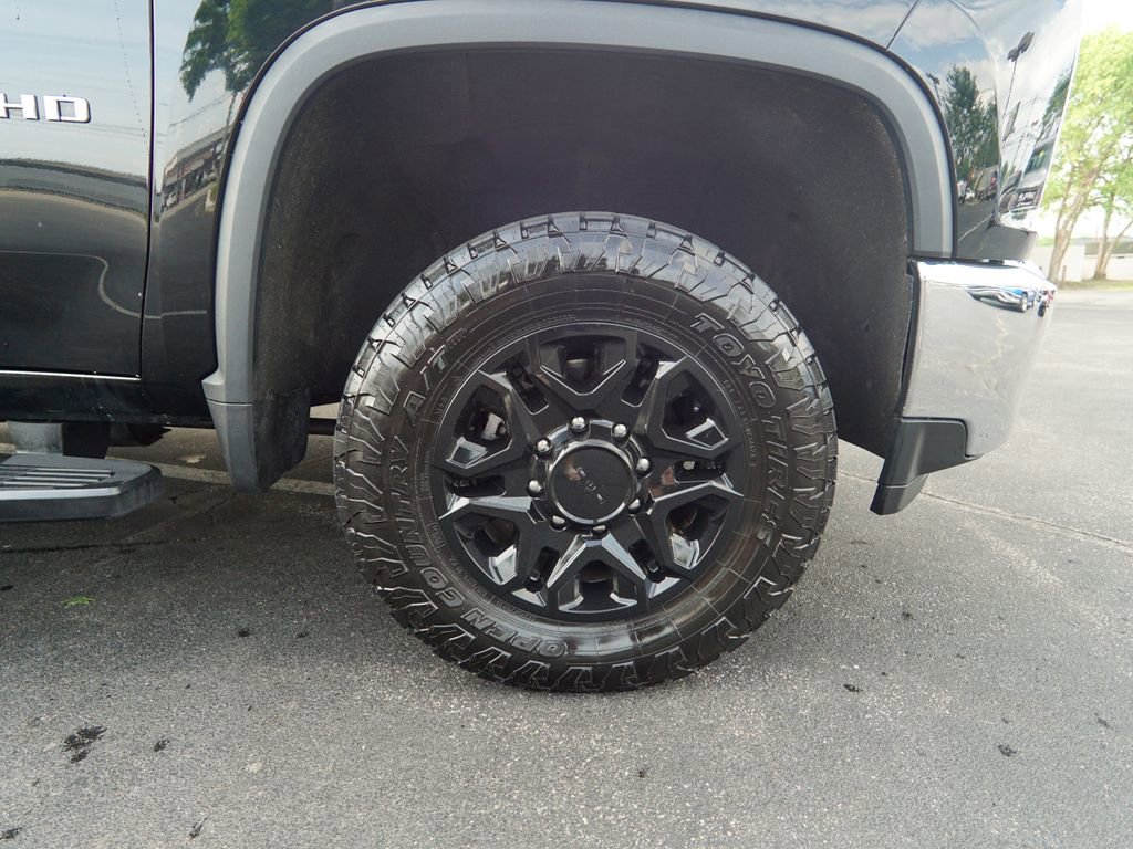 Used 2020 Chevrolet Silverado 2500 LT w/ All Star Edition AWD/4WD image 12