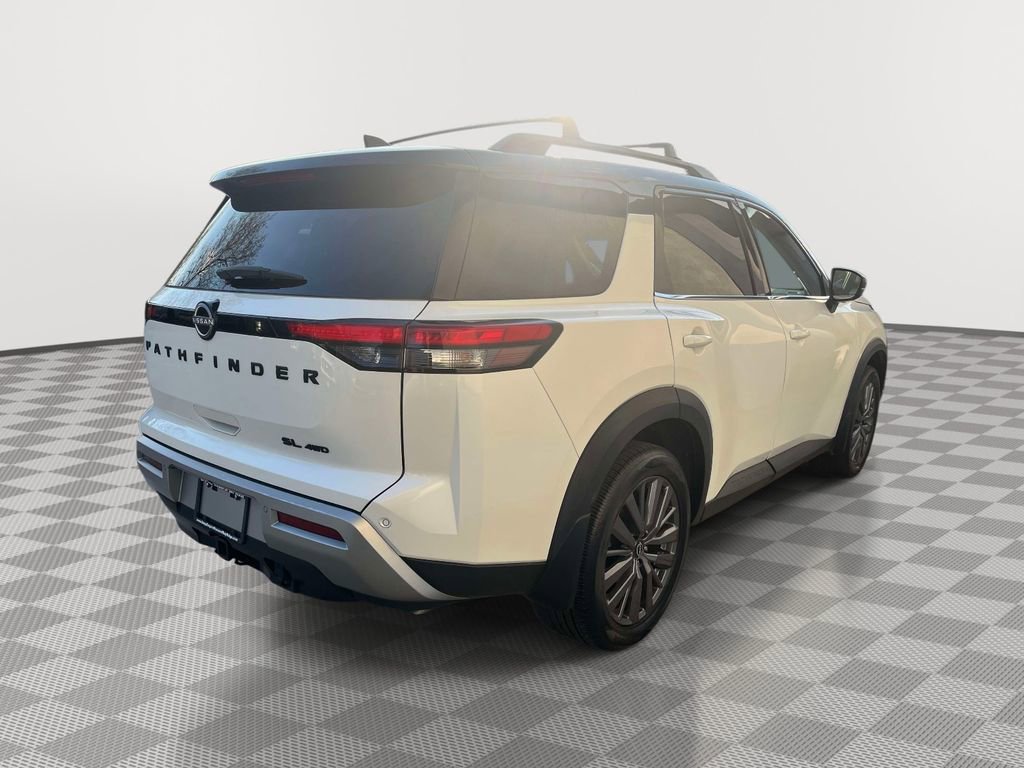 Used 2024 Nissan Pathfinder SL w/ SL Premium Package image 2