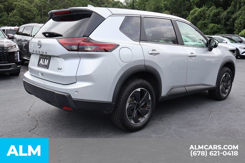 Used 2024 Nissan Rogue SV FWD image 5