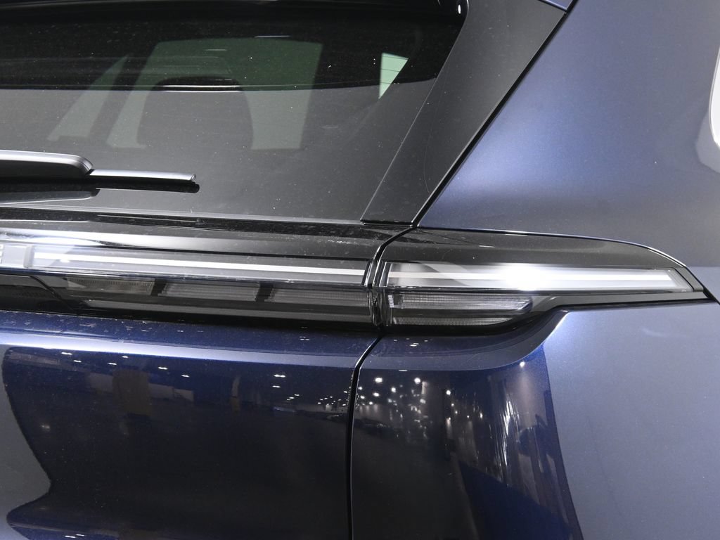 New 2026 Porsche Cayenne Electric AWD/4WD image 13