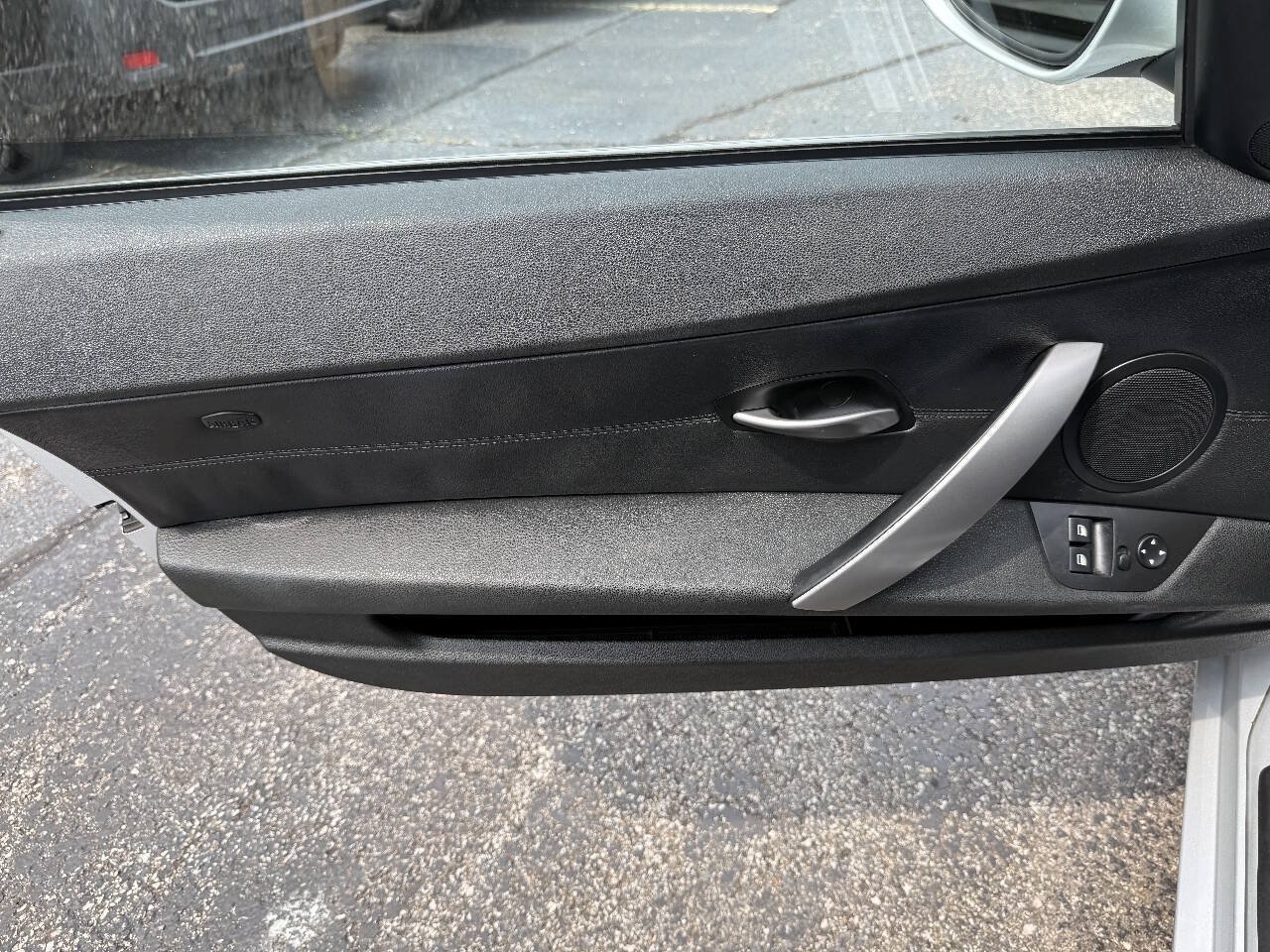 Used 2006 BMW Z4 3.0i RWD image 13