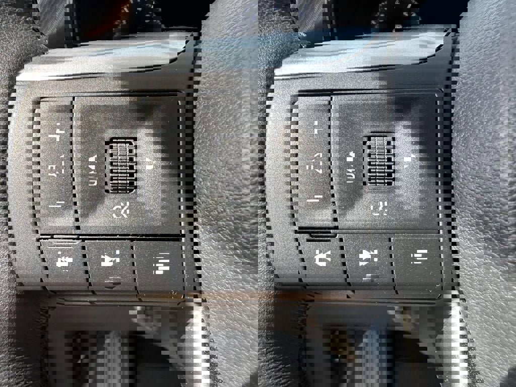 Used 2025 INFINITI QX60 Luxe w/ Black Edition image 34