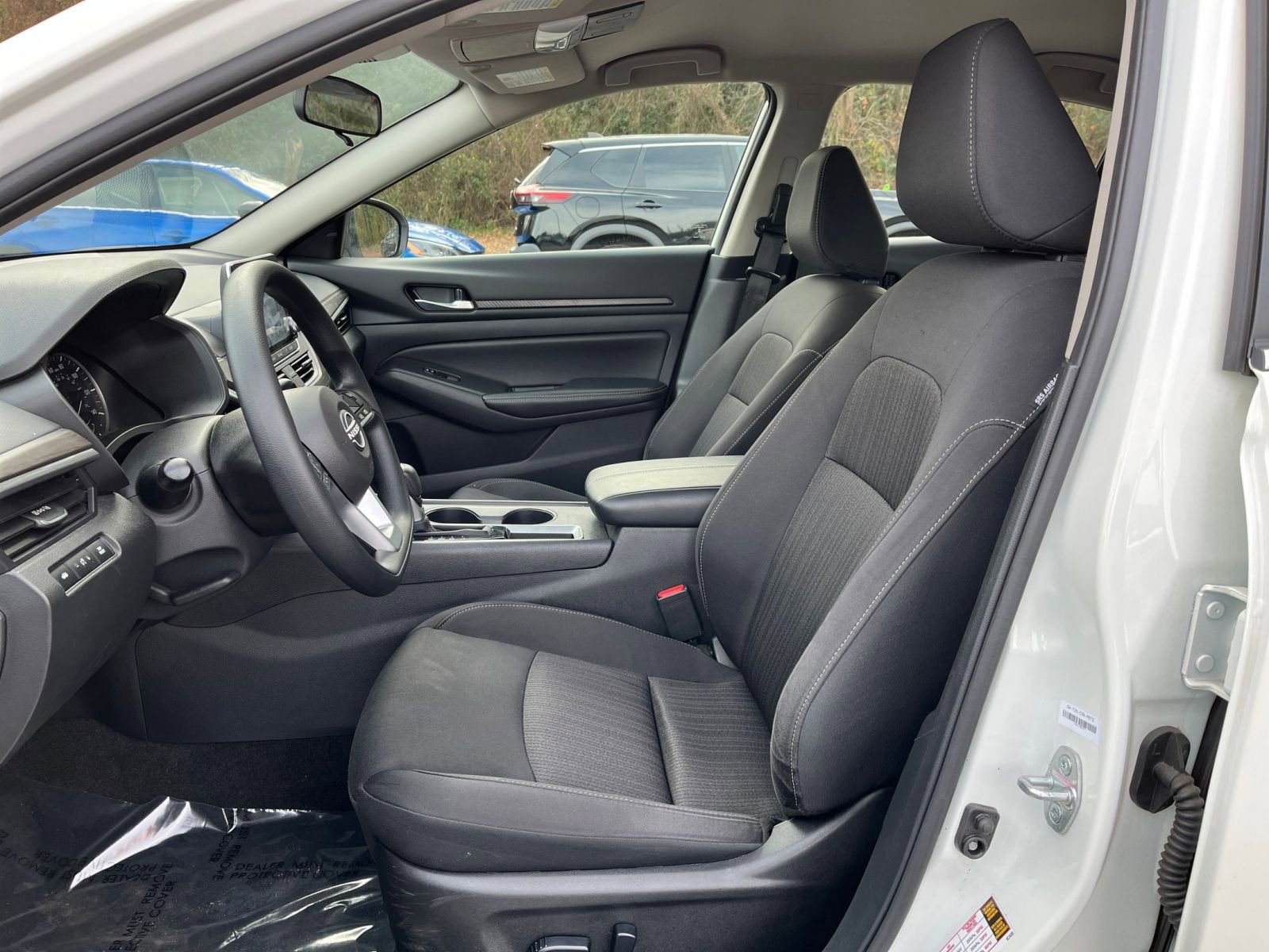 Used 2025 Nissan Altima 2.5 SV image 25