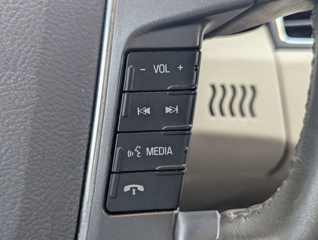 Used 2012 Ford Taurus Limited image 25