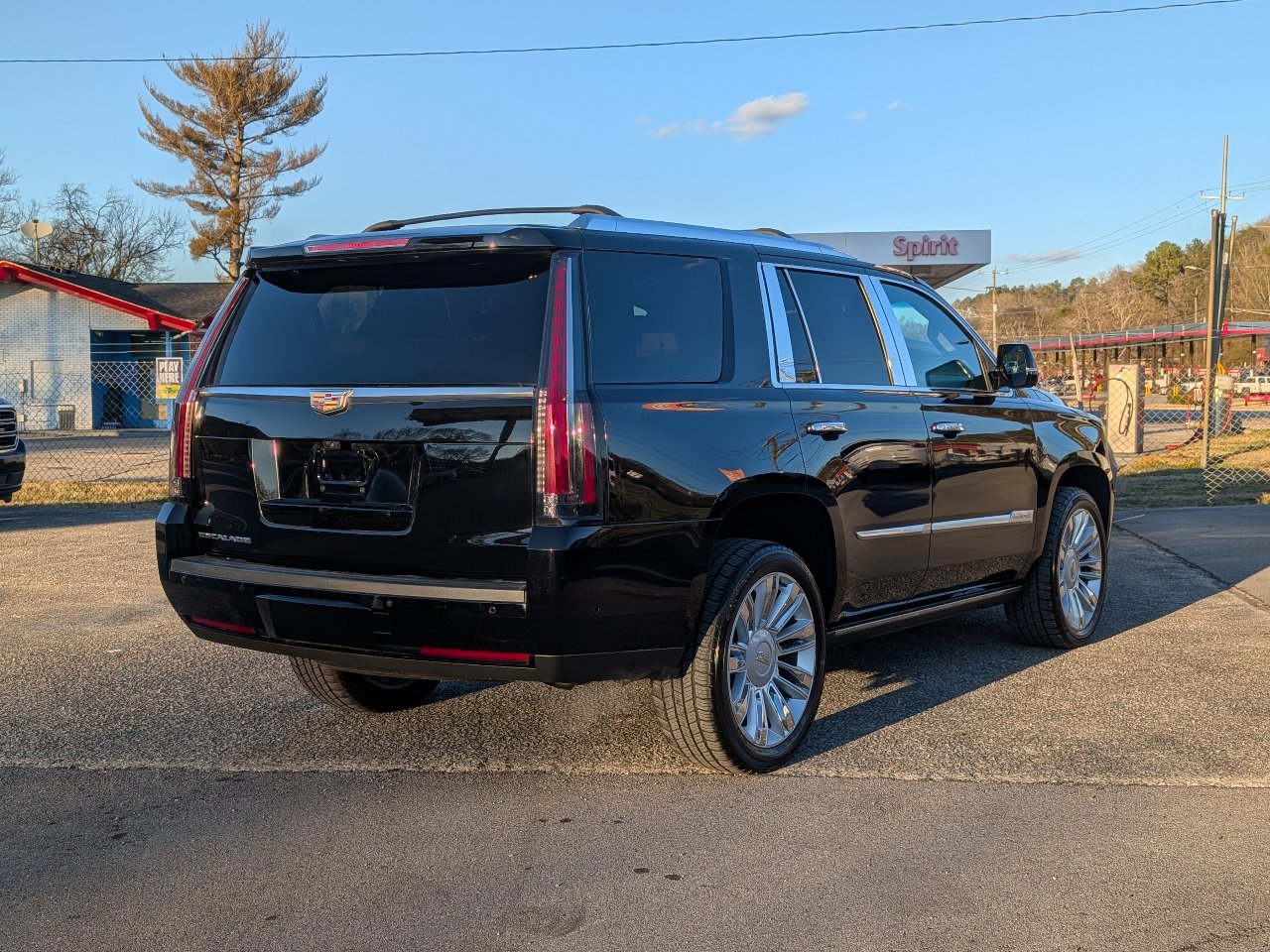 Used 2018 Cadillac Escalade Platinum image 6