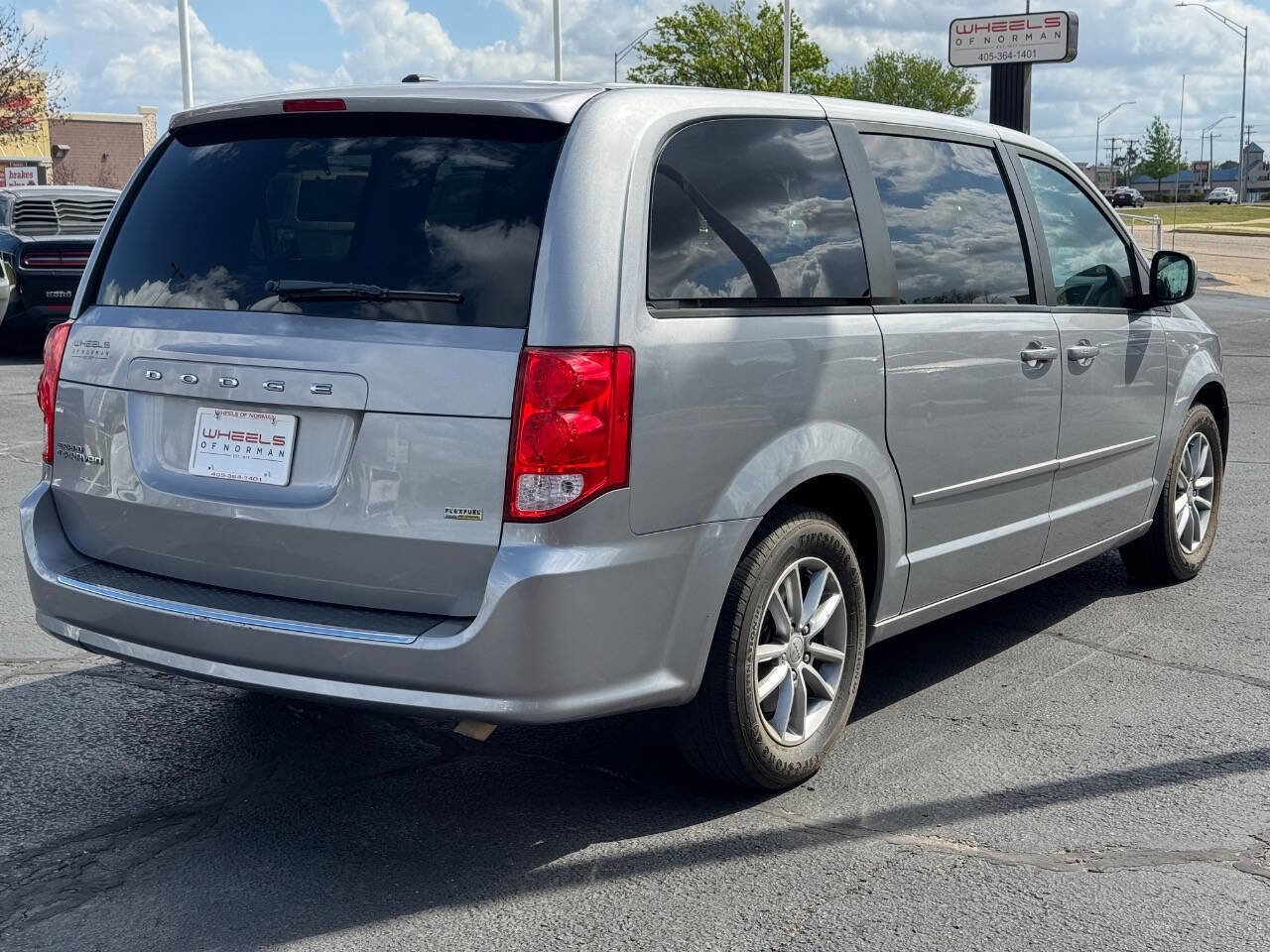 Used 2016 Dodge Grand Caravan SE image 5