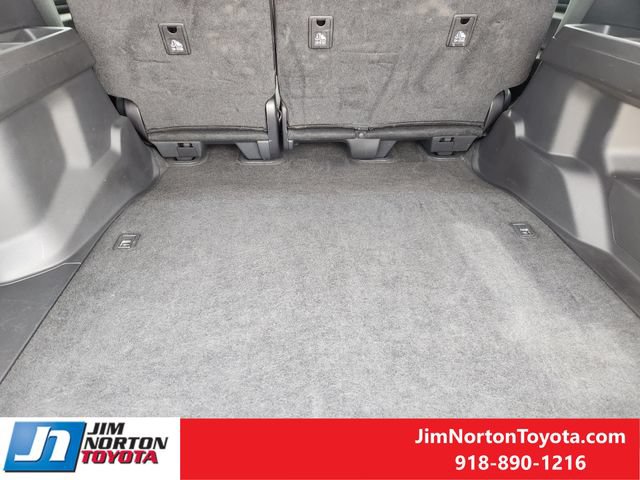 Used 2025 Toyota 4Runner SR5 AWD/4WD image 31