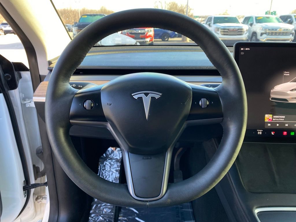 Used 2023 Tesla Model Y Long Range image 13